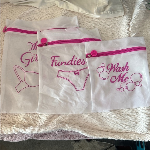 Miamica Handbags - White and Pink 3-Piece Travel Bag Set